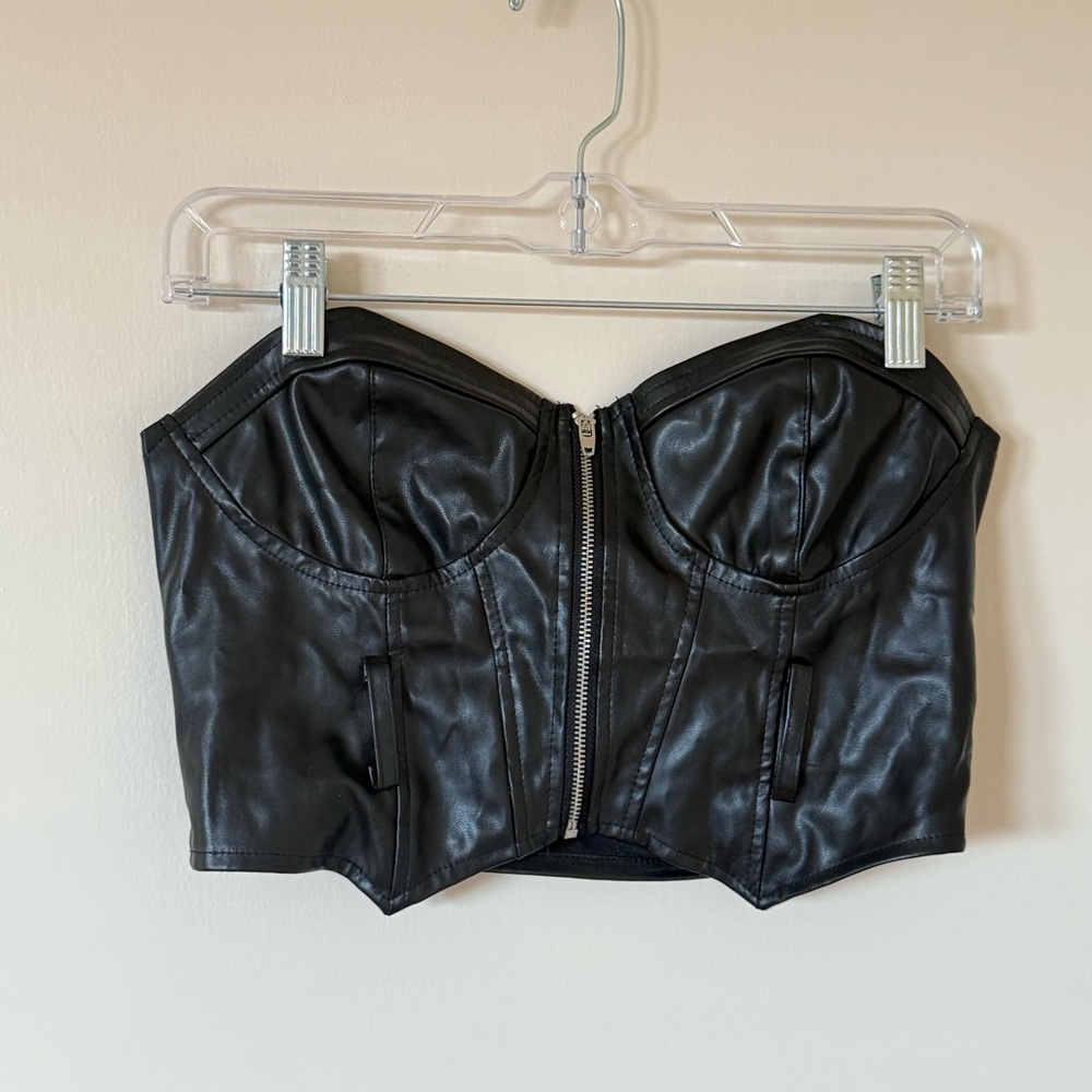 SHEIN Black Zippered Top